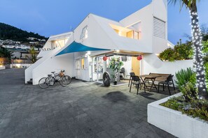 Front of property - Amity Serviced Apartments (Queenstown)