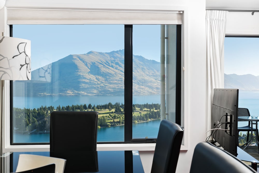 Amity Queenstown Serviced Apartments by null