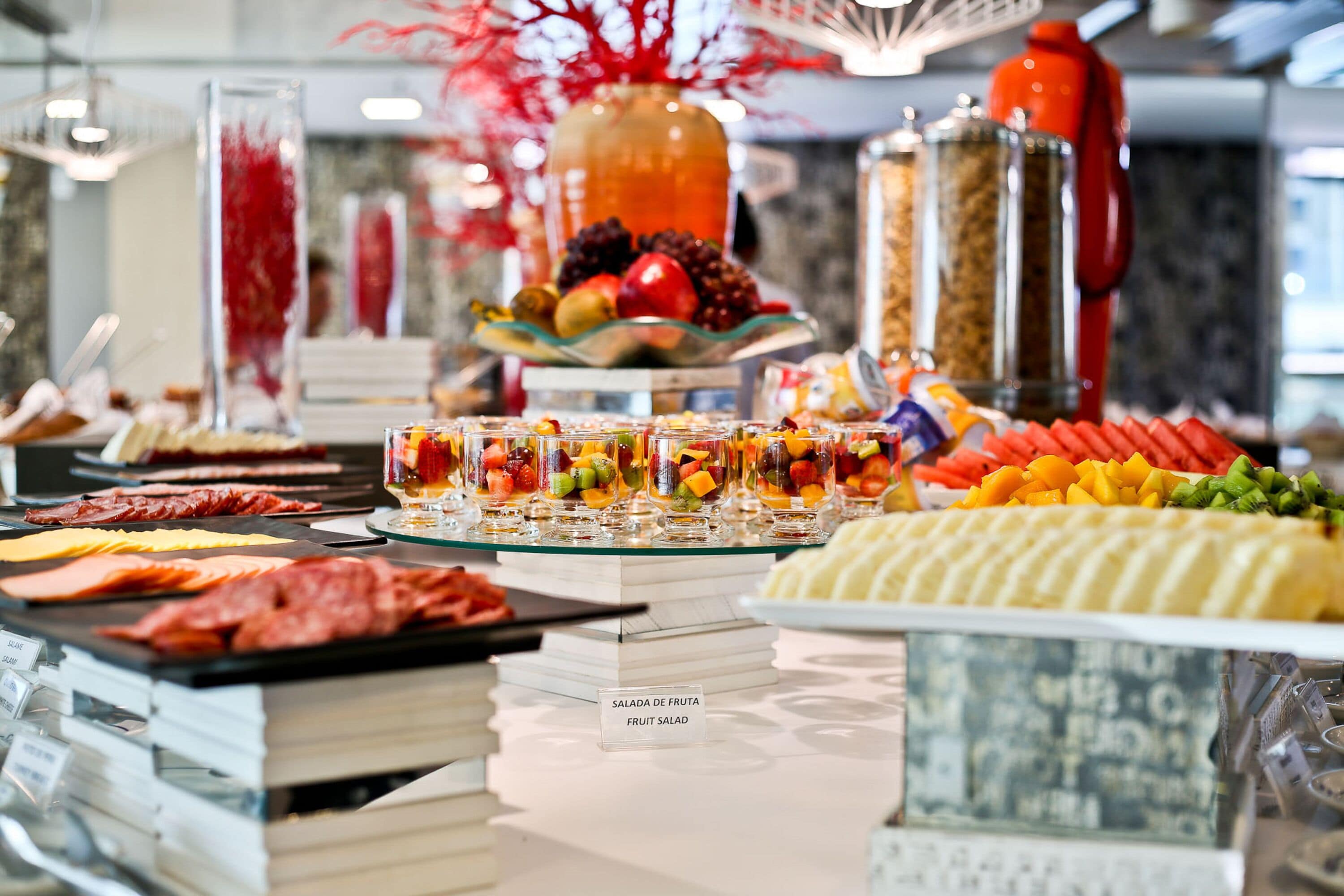 Bao gồm bữa sáng buffet hàng ngày 