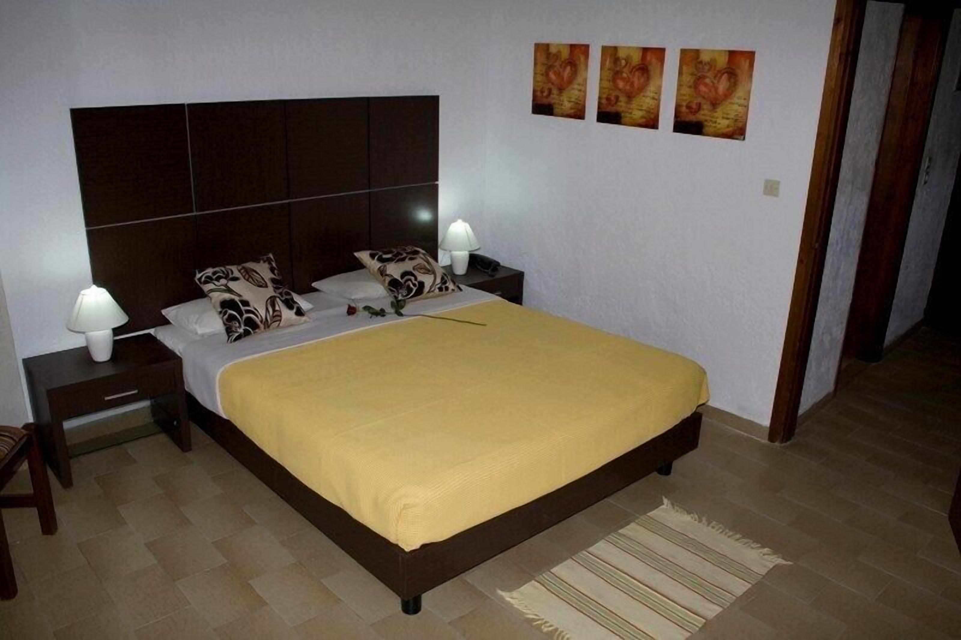 Pillowtop-Betten, Schreibtisch, Zustellbetten