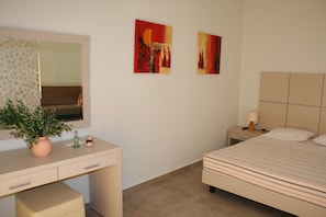 Pillowtop-Betten, Schreibtisch, Zustellbetten