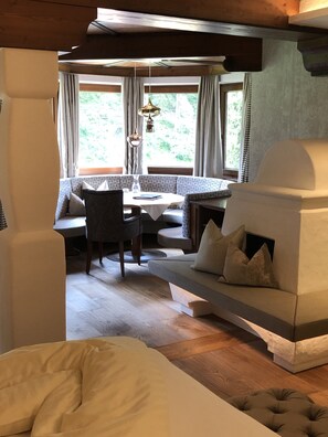 Deluxe Apartment, Balcony | In-room safe, desk, free WiFi