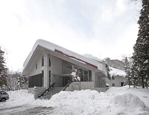 Front of property - The Ridge Hotel & Apartments (Hakuba)