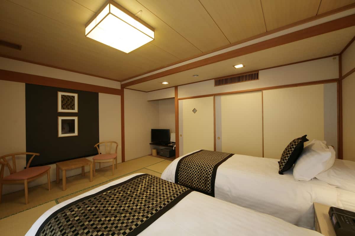 Camera, vista montagna (1 King or 1 Twin Bed) | Letti aggiuntivi (a pagamento), Wi-Fi gratuito, lenzuola