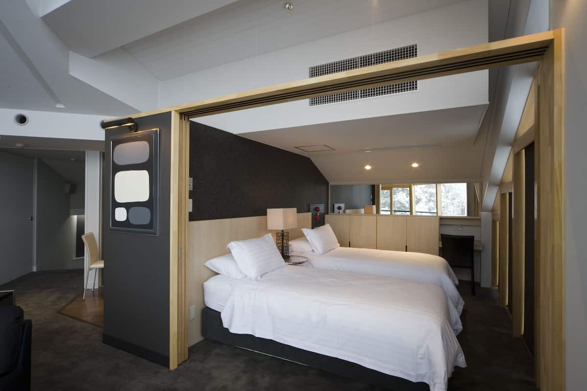 Monolocale (1 King or Twin and Queen Wall Bed ) | Letti aggiuntivi (a pagamento), Wi-Fi gratuito, lenzuola