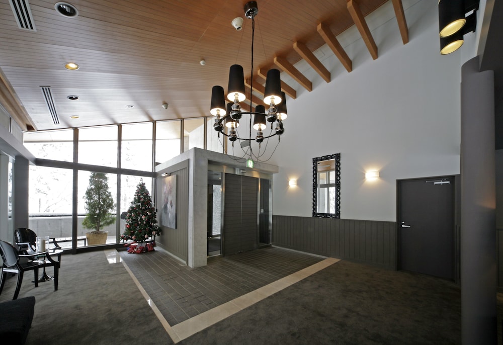 The Ridge Hotel & Apartments by null