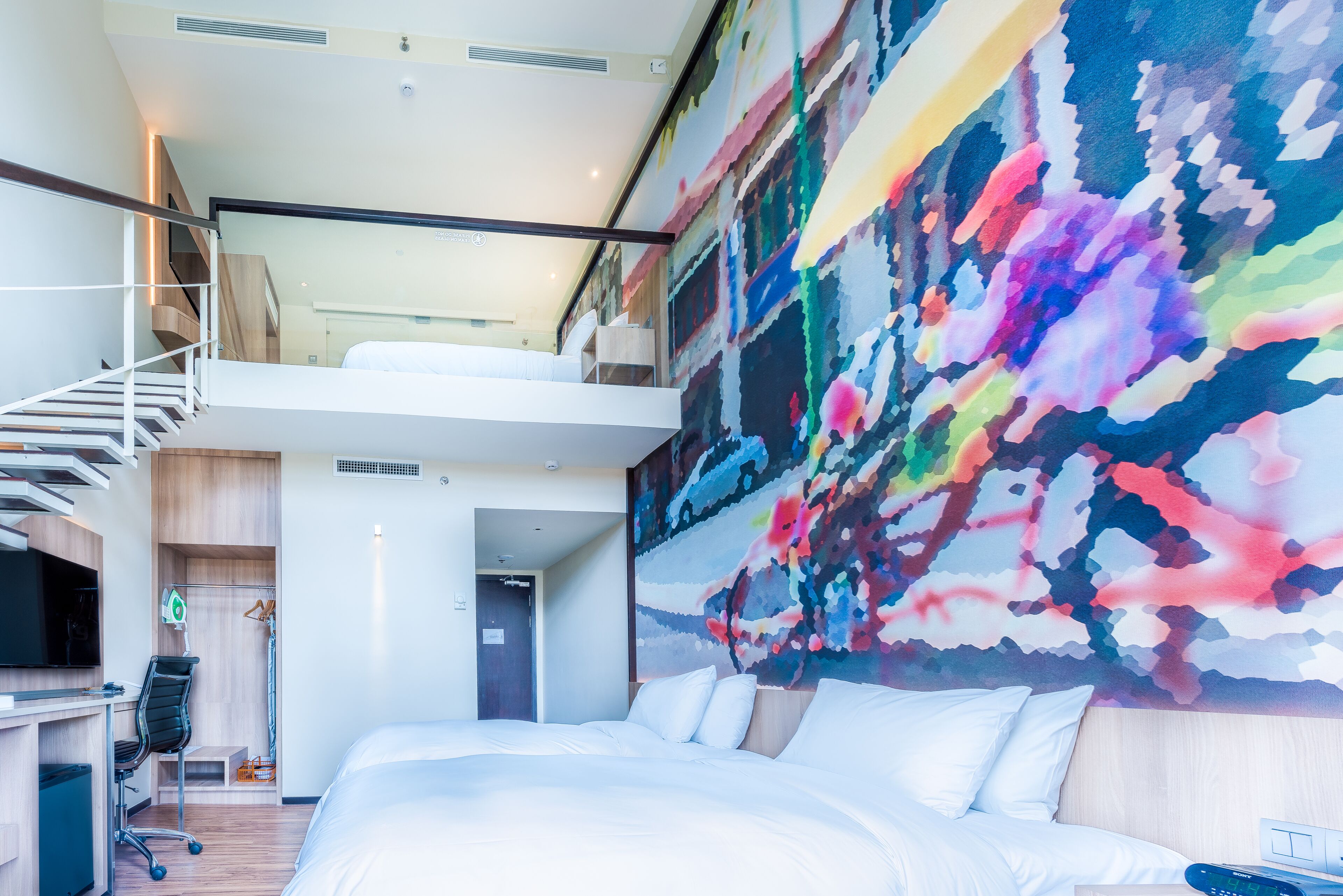 soho duplex (family room) | minibar, in-room safe, individually furnished, desk