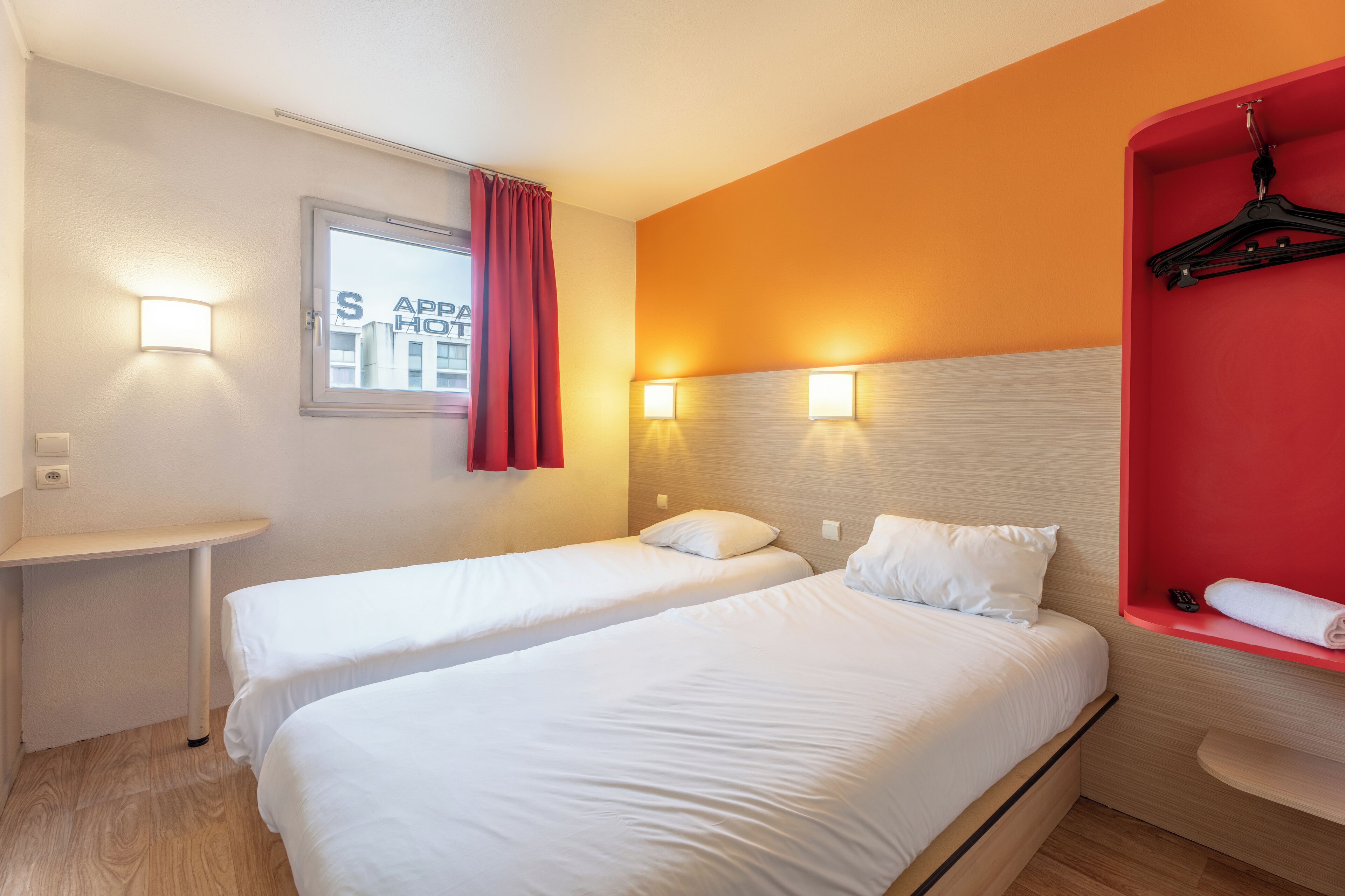 Foto - Premiere Classe Bordeaux Nord - Lac