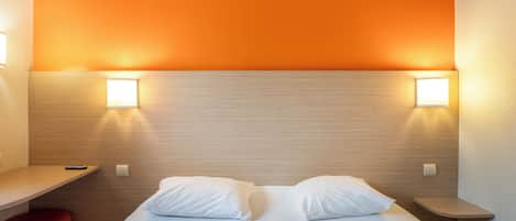 Standard Room, 1 Double Bed | Desk, laptop workspace, free WiFi, bed sheets