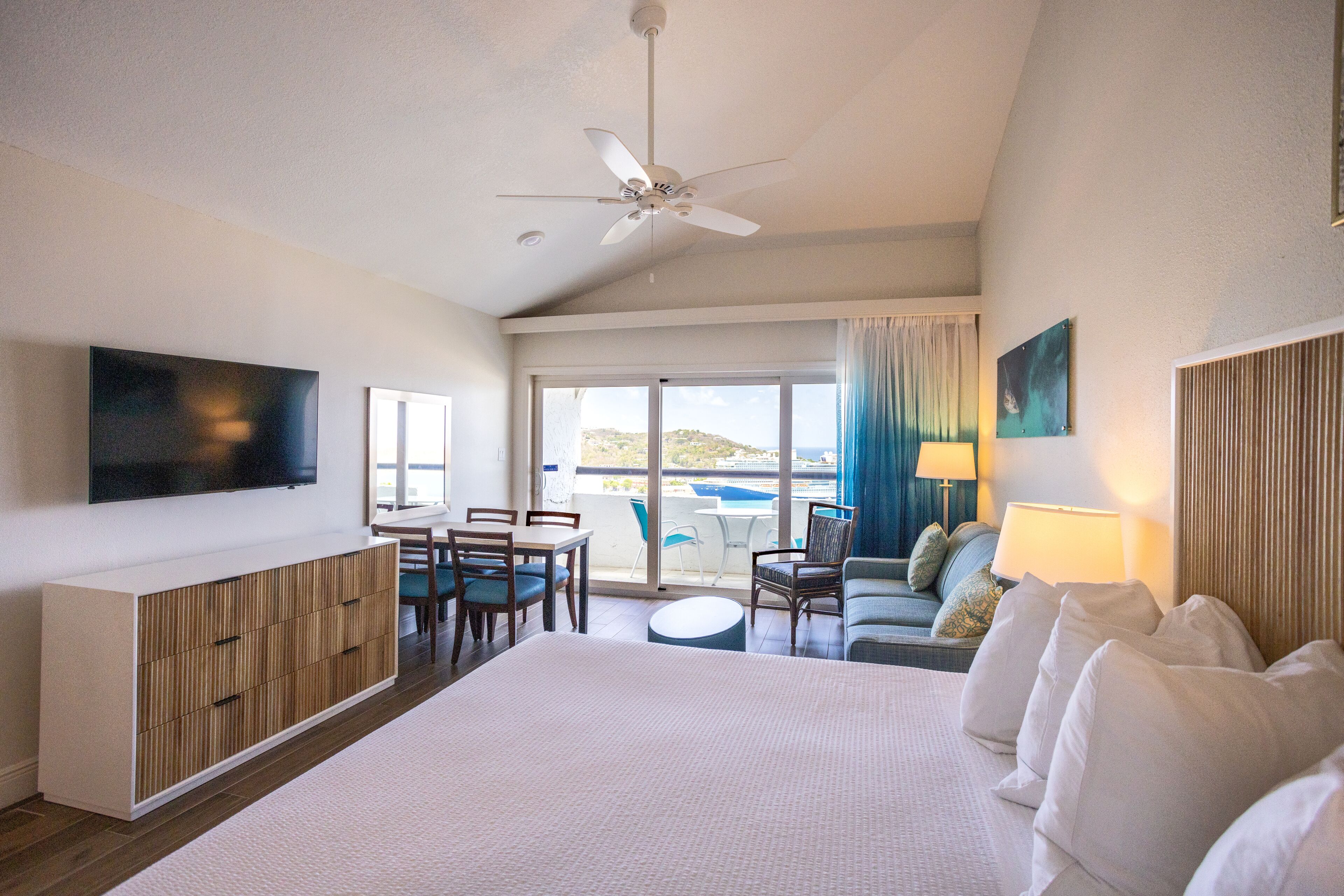 studio suite (1 queen bed) | free wifi, bed sheets