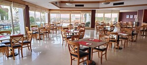 Breakfast, lunch and dinner served - Eden Rock Hotel (Sharm El Sheikh)