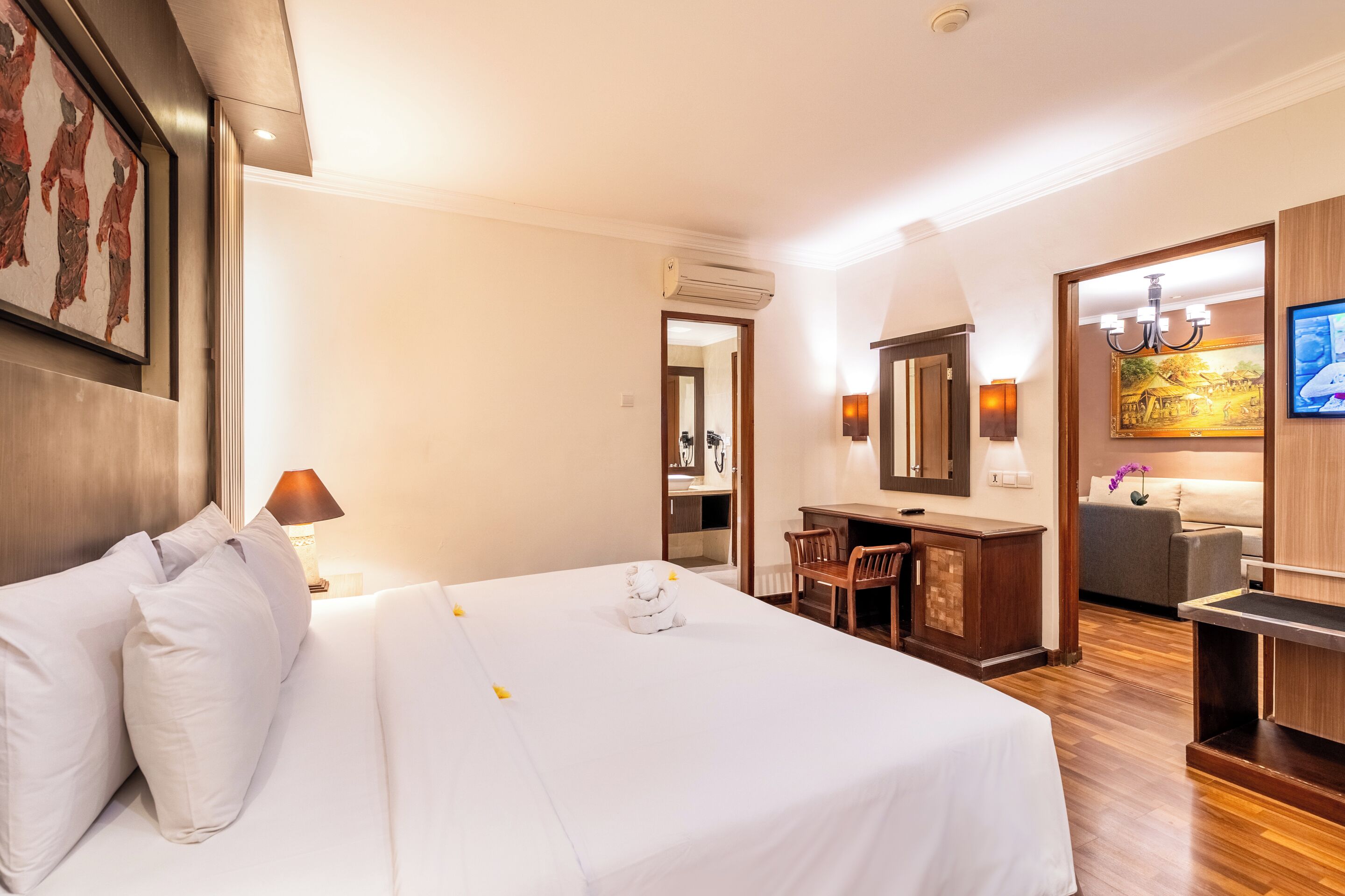 premier suite | 1 bedroom, minibar, in-room safe, desk