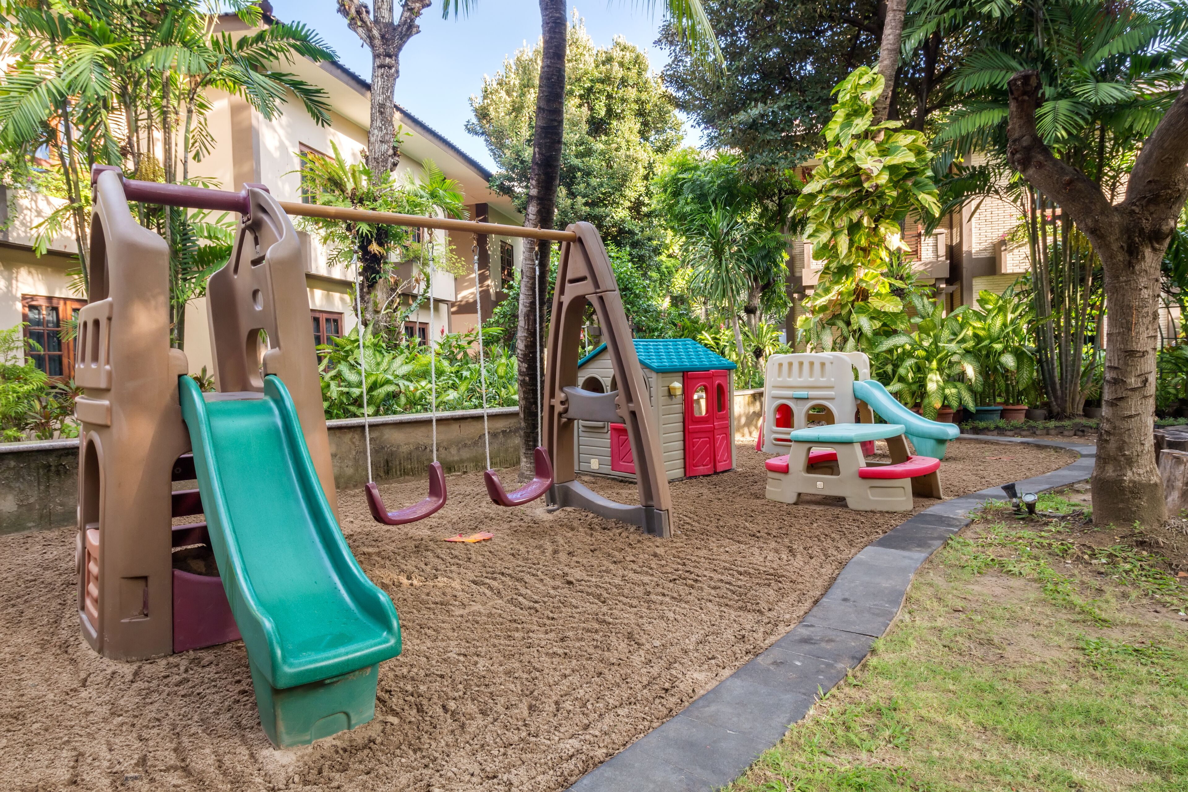 children’s play area – outdoor