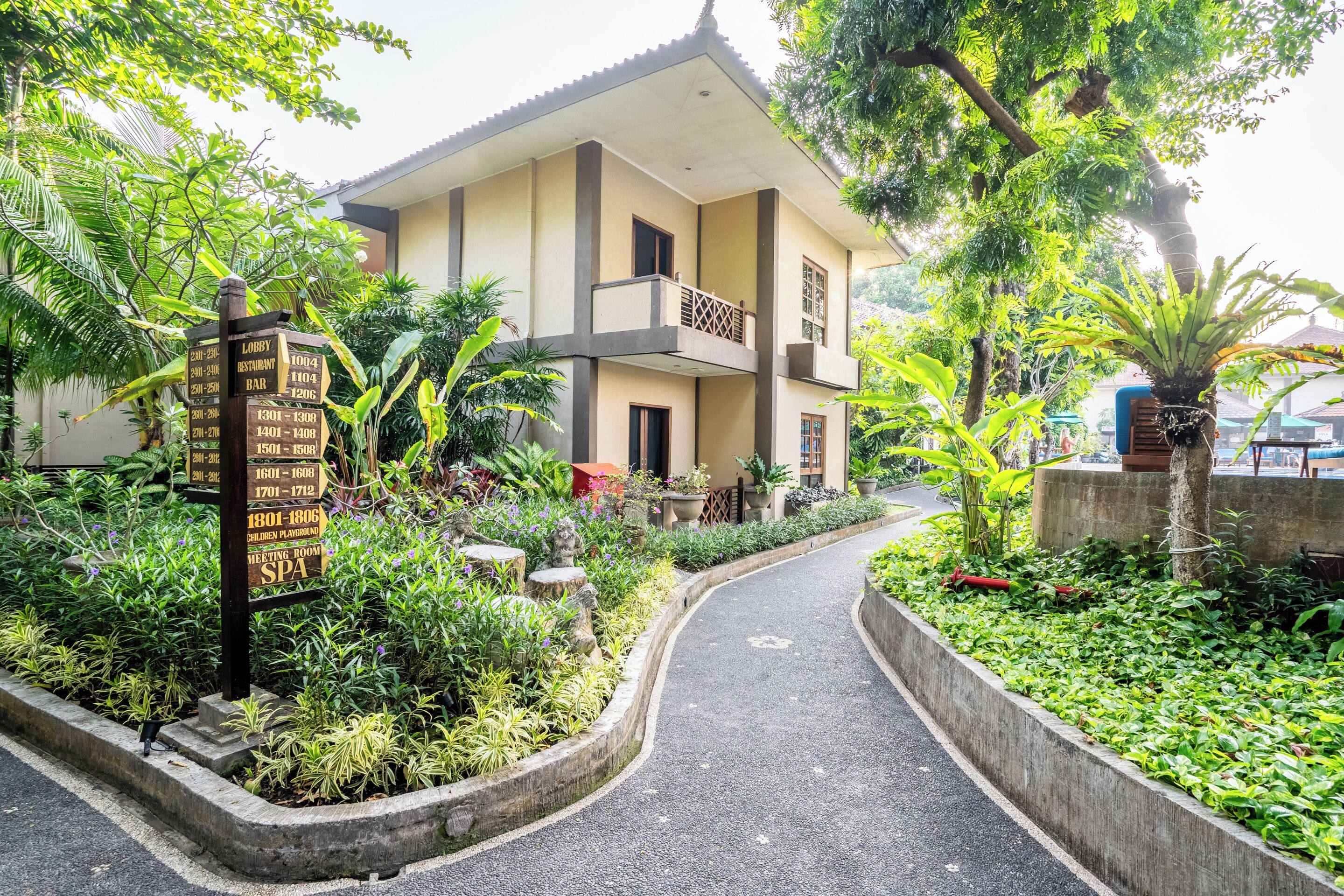 junior suite (free daily beer bucket) | garden view