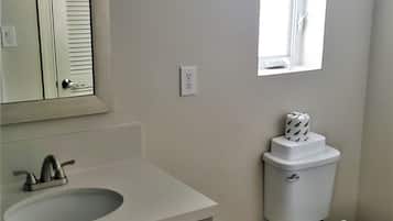 Studio Suite | Bathroom | Towels