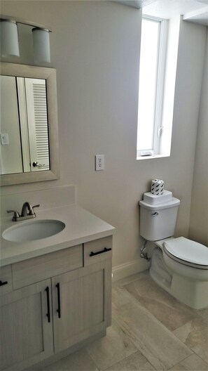 Studio Suite | Bathroom