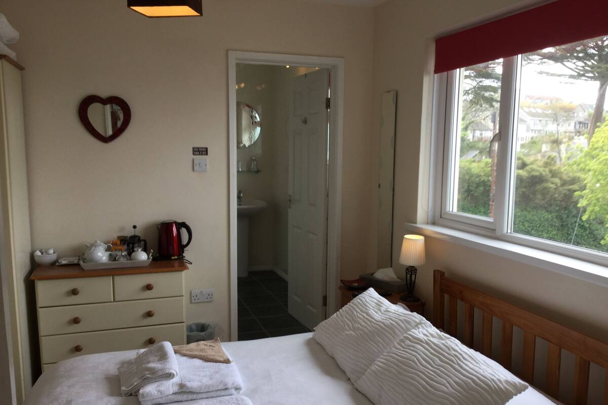 Comfort dubbelrum (1st Floor Double) | Sängkläder