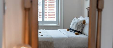 Kahden hengen superior-huone (1st Floor Room only) | Yksilöllisesti sisustettu, silitysrauta/-lauta, internet, vuodevaatteet