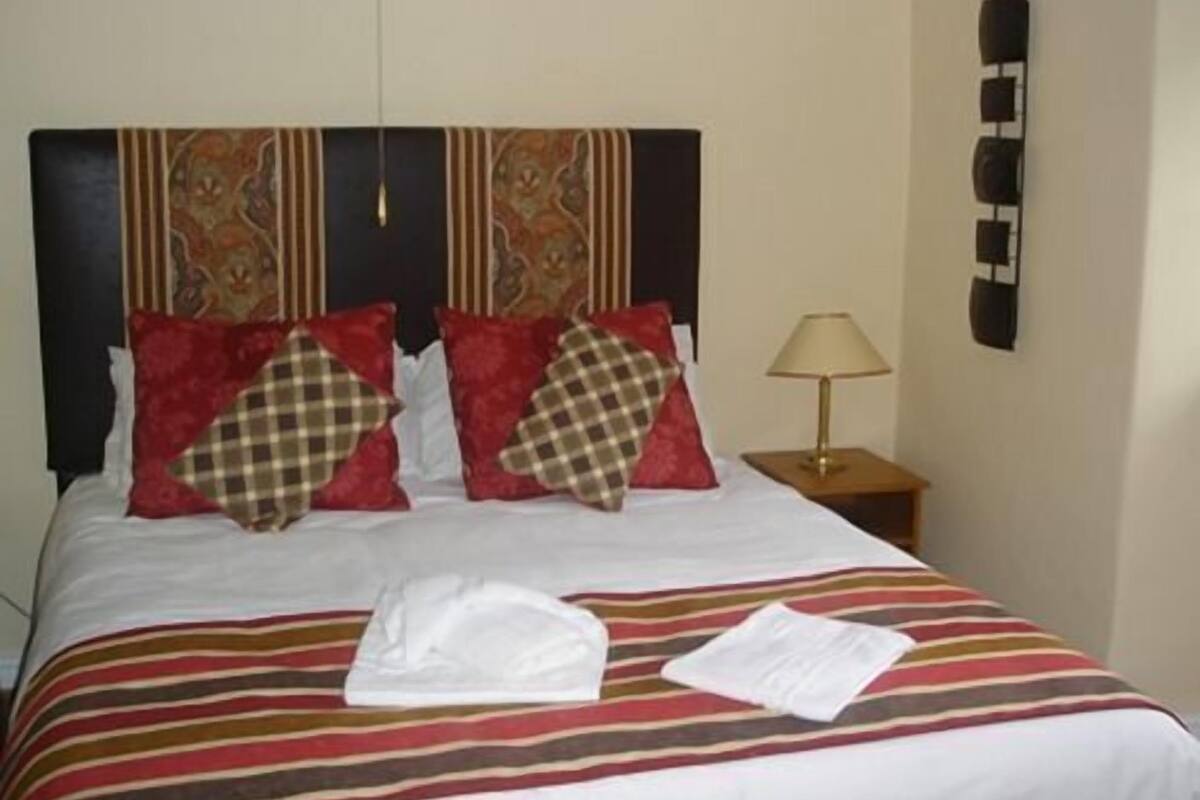 Chambre Double, salle de bains attenante