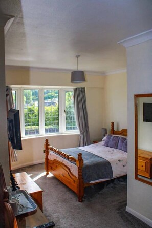 Double Room, Ensuite | Free WiFi - Burleigh House (Torquay)