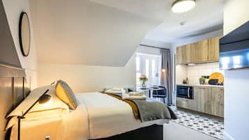 Estudio Confort, 1 habitación, para no fumadores, cocineta | Decoración personalizada y muebles diferentes