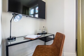 Luxury-Studio, Kochnische, Erdgeschoss | Wohnbereich | Smart Speakers