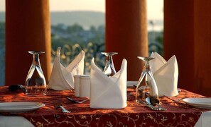 3 restaurants, breakfast, lunch, dinner served; Indian cuisine