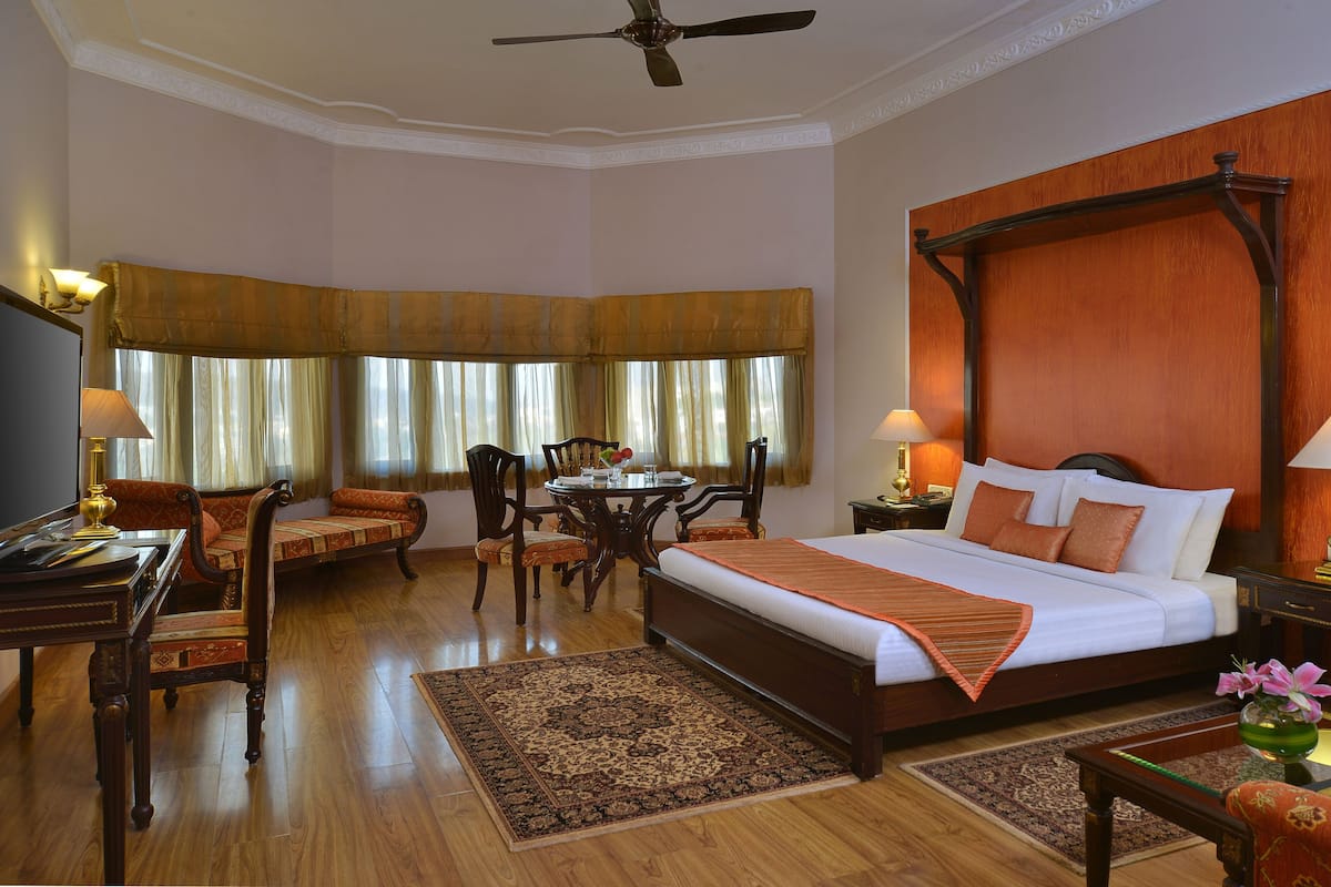 Chambre Prestige, 1 grand lit | 1 chambre, minibar contenant certains articles gratuits, coffre-fort