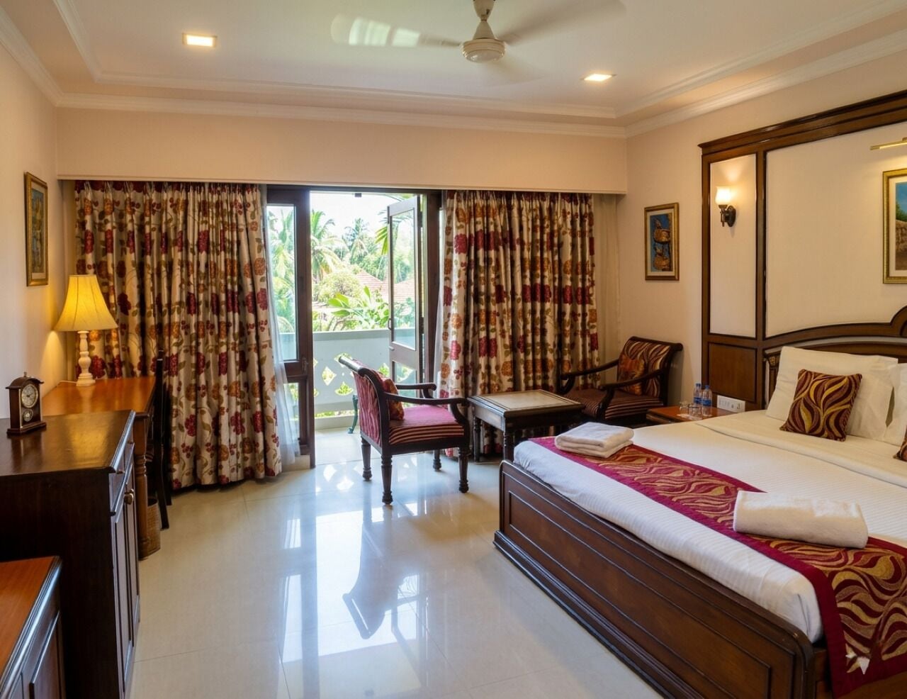 Chambre Standard, 1 chambre, vue sur le jardin | Minibar contenant certains articles gratuits, coffre-fort, bureau