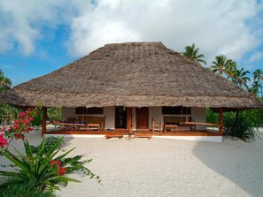 View from property - Hakuna Majiwe Beach Resort (Paje)