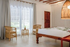 In-room safe, individually decorated, individually furnished - Hakuna Majiwe Beach Resort (Paje)