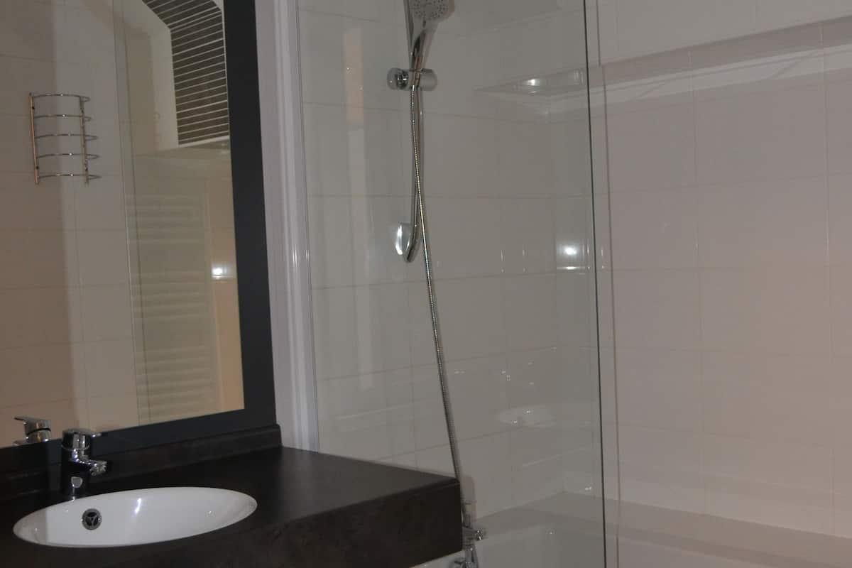 shower, free toiletries, hair dryer, bathrobes