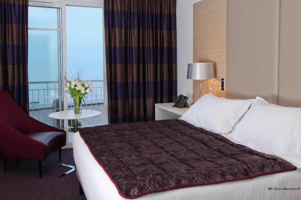 Literie de qualité supérieure, minibar, coffres-forts dans les chambres