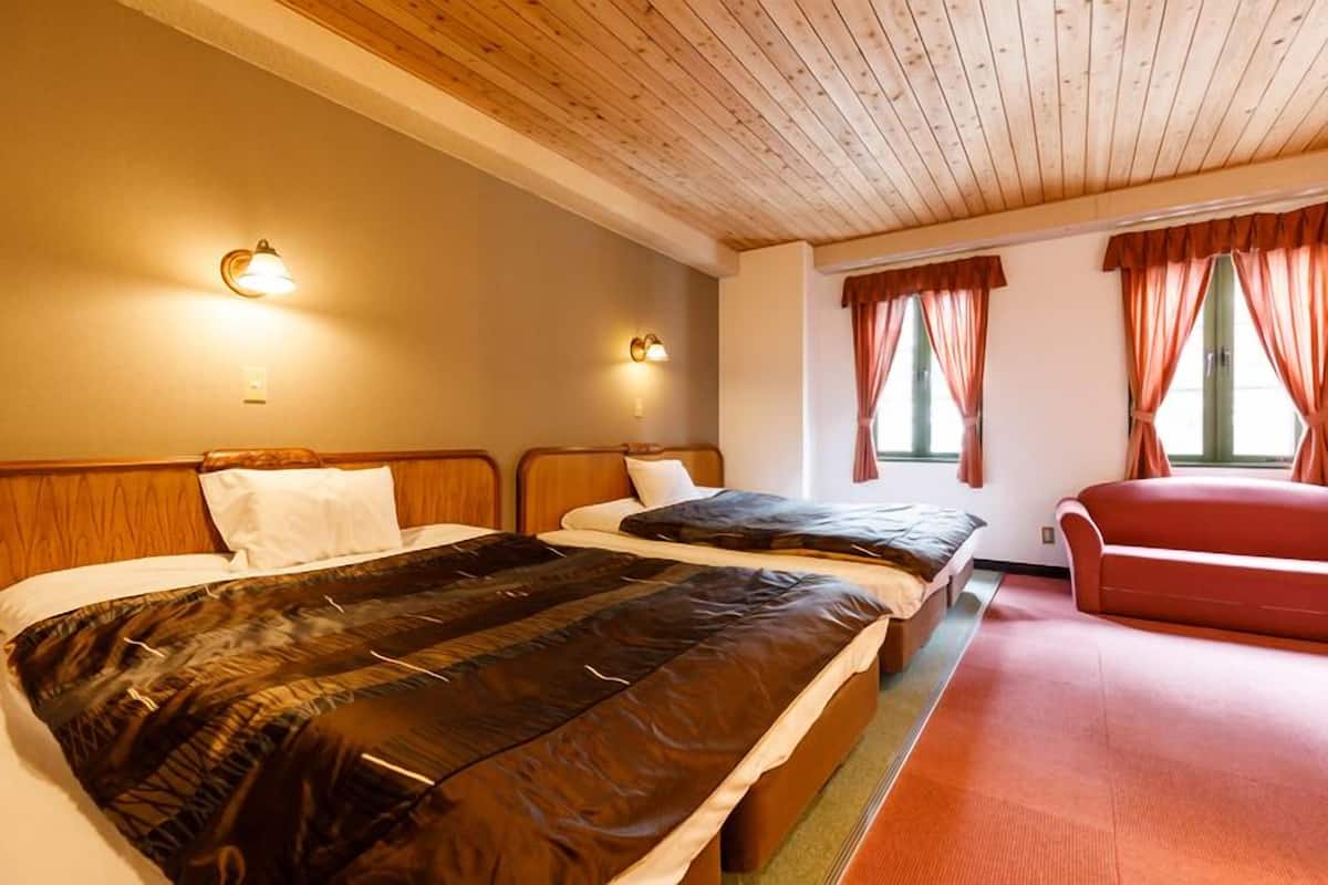 WiFi (free), bed sheets