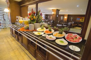 Free full breakfast on weekends