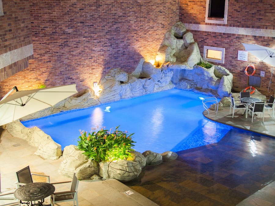 Hồ bơi ngoài trời