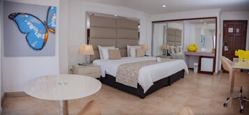 Ropa de cama de alta calidad y minibar 