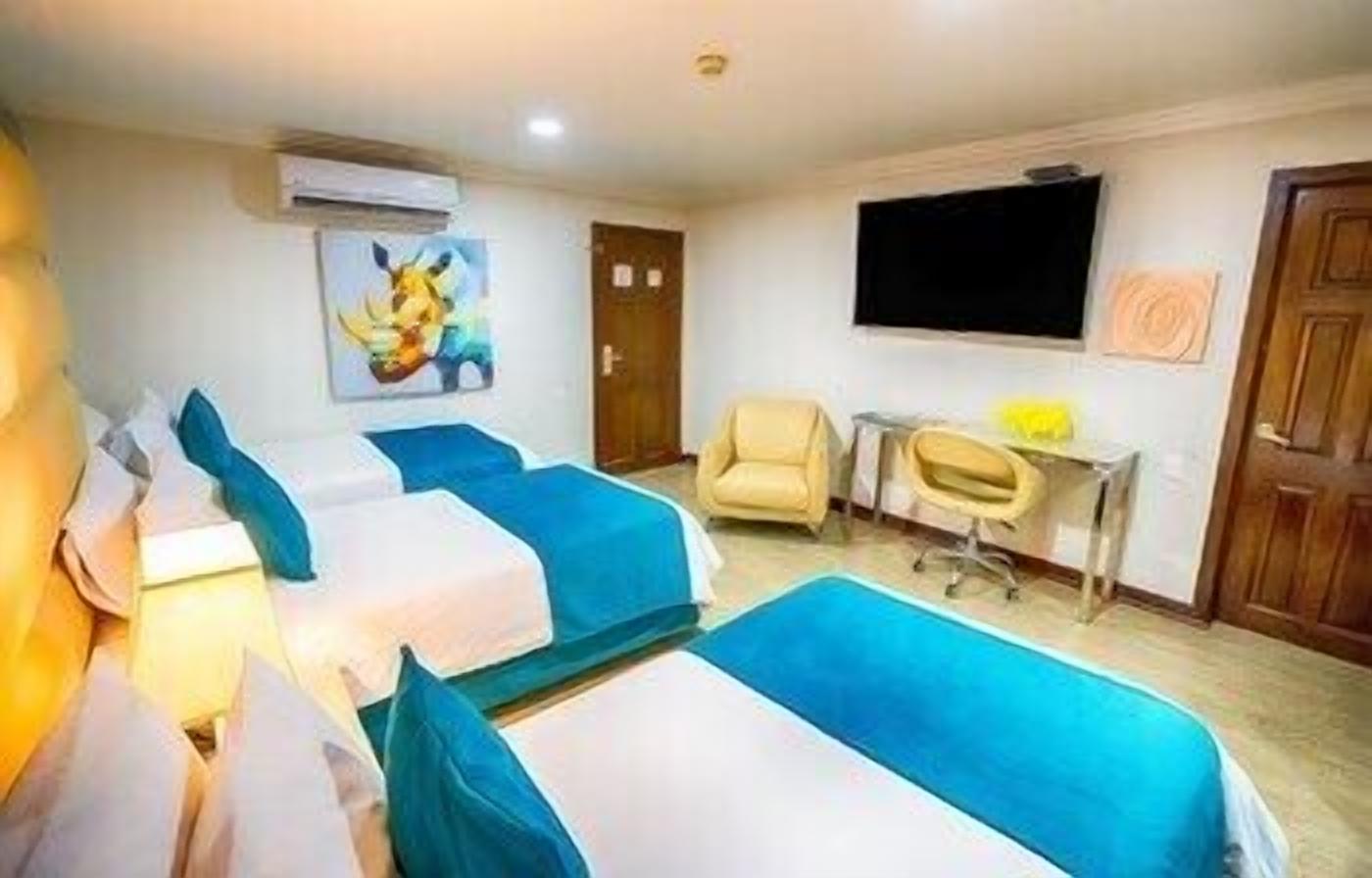 Hochwertige Bettwaren, Minibar, Zimmersafe, Schreibtisch