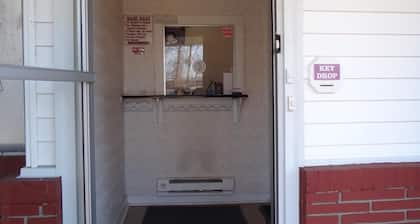 Budget Motor Inn - Mahopac