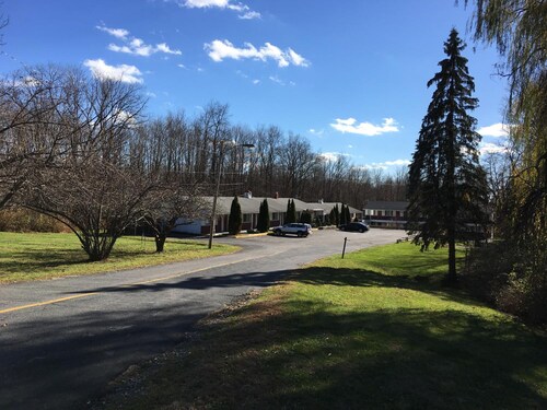 Budget Motor Inn - Mahopac