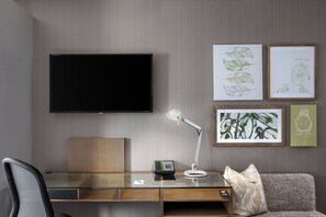 1 bedroom, pillowtop beds, in-room safe, desk