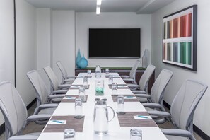 Suite, 1 Bedroom, City View | Meeting facility