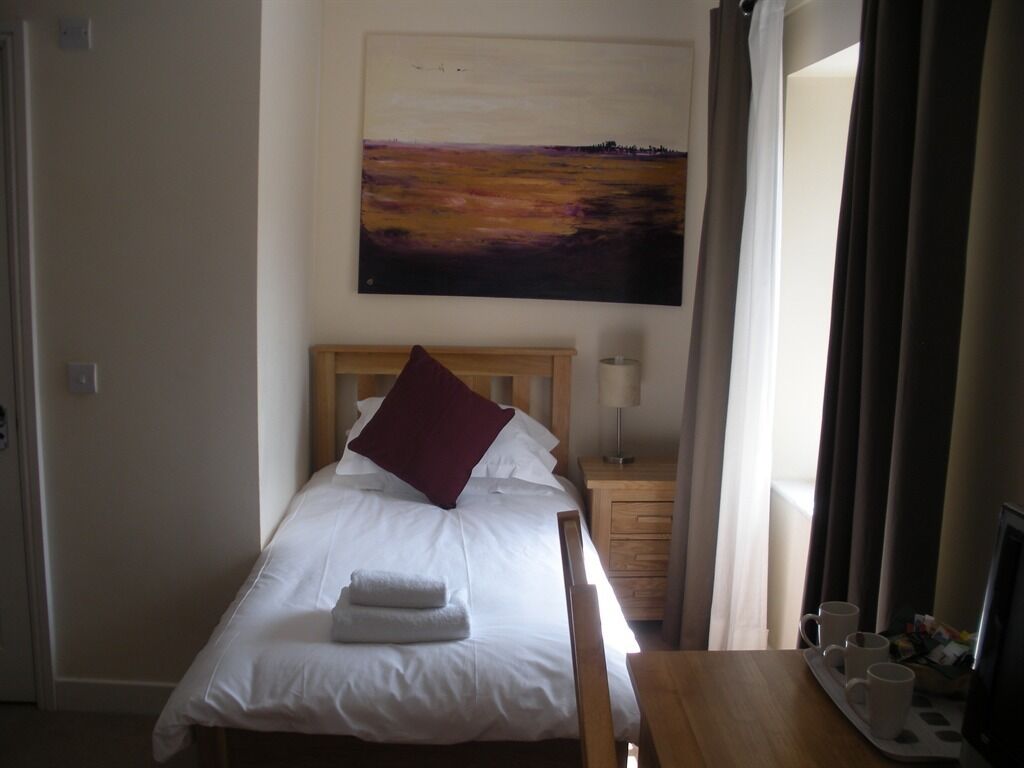 quadruple room, ensuite (sleeps up to 4)