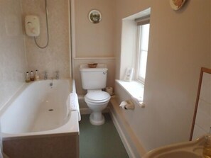 Twin Room, Private Bathroom | Bathroom