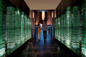 7 restaurants, spécialités Cuisine locale et internationale