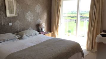 Decoración personalizada, muebles diferentes y wifi gratis