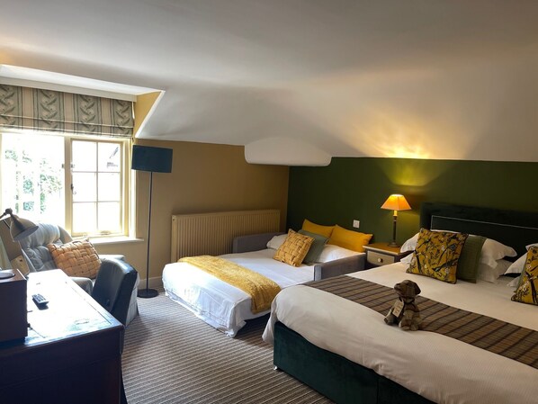 Family Suite, Ensuite | 1 bilik tidur, seterika/papan seterika, Wi-fi percuma