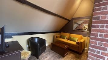Family Suite, Ensuite | Lounge
