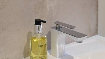 Suite, en-suite badkamer (3 Persons) | Badkamer