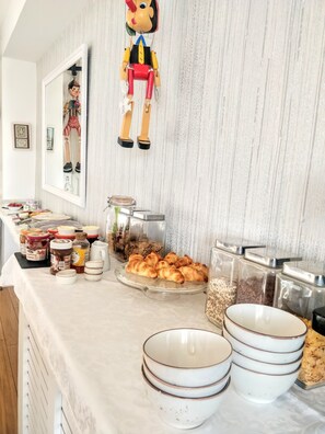 Petit déjeuner servi sur place